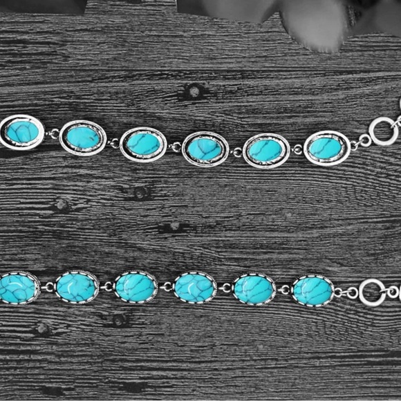 Oval turquoise bracelet - Picture 2 of 3